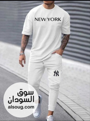 ملابس وقميصان وتشيرتات - صورة رقم 1