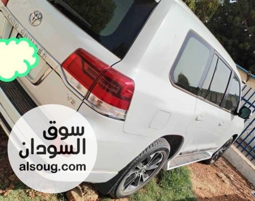 لبيع لاندكروزر GXR 2017 وضع الشركه شاذه - صورة رقم 3