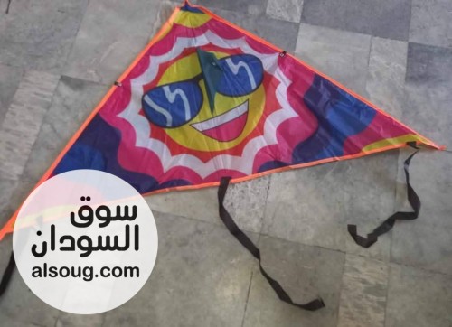 طائرة ورقية ملونة بتصميمات وألوان متنوعة للاستمتاع بالطيران  - Image # 2