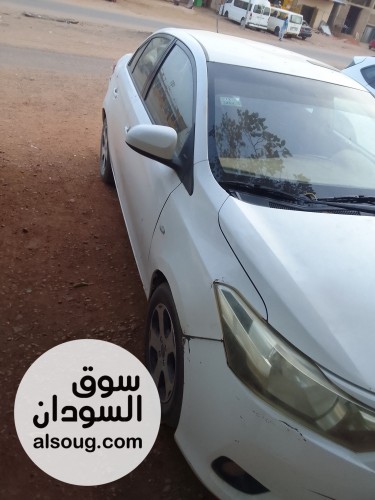 عربية يارس 2015 بيضاء - صورة رقم 3
