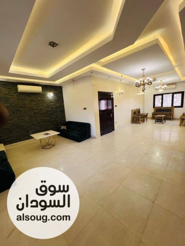 للإيجار الخرطوم شارع الستين فيلا 3 طوابق - صورة رقم 2
