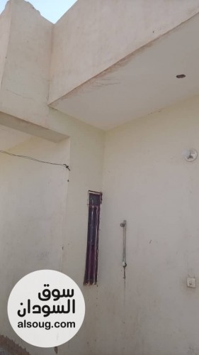 بيت لبيع في الاندلس مربع 6 
المساحه 300 متر يوجد به
٣ غرف صالون هول