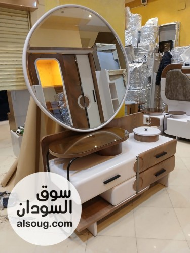 غرفة نوم دمياطي أصلي كبيرة جدا دولاب سحاب كبير تسريحة فخمة جداً وكمودي - صورة رقم 2