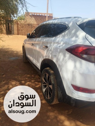 عربيه توسان 2017 خالي فتحه سقف. شااذة - صورة رقم 6