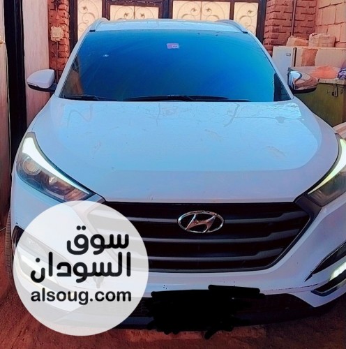 عربيه توسان 2017 خالي فتحه سقف. شااذة