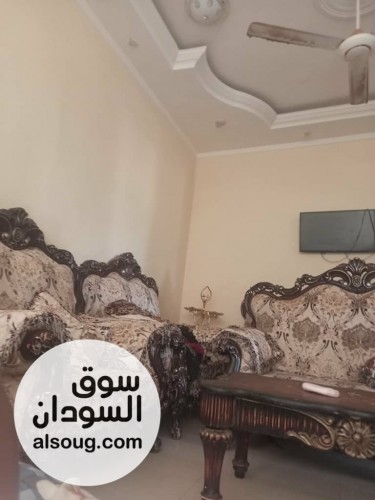 طقم جلوس دمياطي 
راقي ونضيف جدا