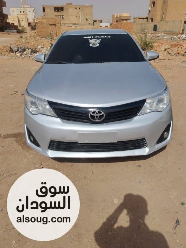 كامري نضيفة موديل 2012