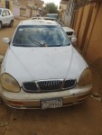 للبيع في الجزيرة الحصاحيصا ابوفورع عربيه لقانزة موديل 2001اللون ابيض