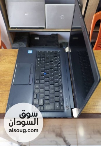 لابتوب توشيبا ماركه اسليم شبه جديد