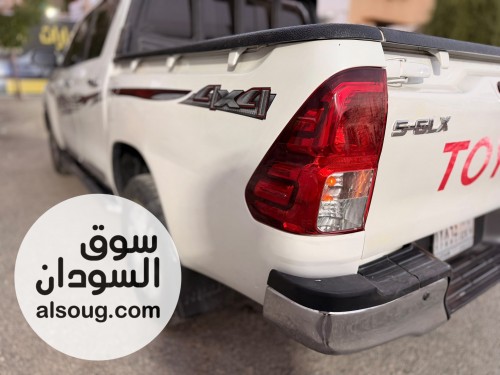 للبيع في بورتسودان تويوتا هايلوكس بوكس SR5  موديل: 2020 