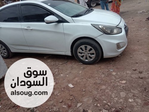 مرور سريع اكسنت مضلع موديل 2012 - صورة رقم 3