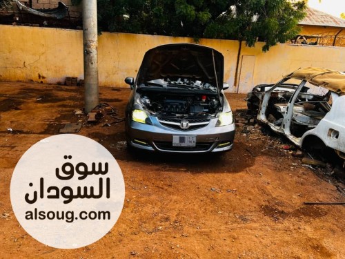 للبيع في الخرطوم سيارة هوندا سيتي سيدان فضية اللون من الجيل الرابع موديل 2006 - صورة رقم 3