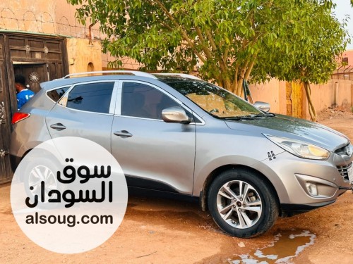 توسان 2013 ترخيص ساري بانوراما فتحة سقف تكييف فل خالي ضرب