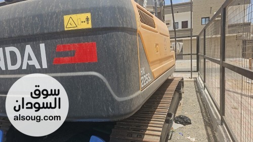 للبيع في بورسودان -حفار هونداي كوري اصلي -مكنه 225-السعر 175الف دولار - صورة رقم 3