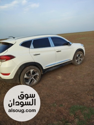 توسان موديل 2016
قير أوتوماتيك بدون فتحه سقف بنزين
مكنه صغيره دوش
بوهي