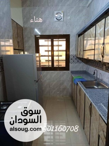   للإيجار المفروش في بورسودان شقه فخمة في وسط السوق بالقرب 