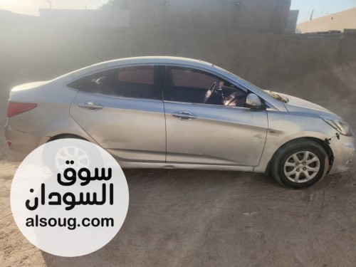 اكسنت مضلع  2015