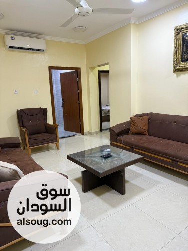 شقق مفروشة بها مولد كهربائي ومصعد للإيجار