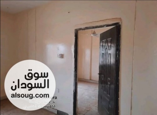 القسم الأول شقه فاضيه للإيجار شركات مكاتب