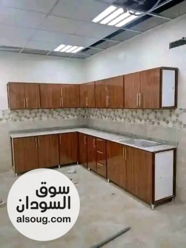 مطابخ المونيوم أنيقة وجميلة المتر كامل بالرخام شبابيك وأبواب ووجهات زج