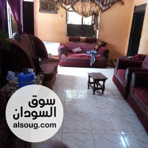 لدينا شقه مفروشه ارضيه العماره تفتح على ظلط شارع الردميه  - صورة رقم 6