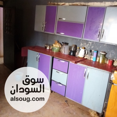 لدينا شقه مفروشه ارضيه العماره تفتح على ظلط شارع الردميه  - صورة رقم 3