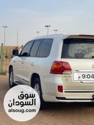 تايوتا لاندكروزر فطيم موديل 2015