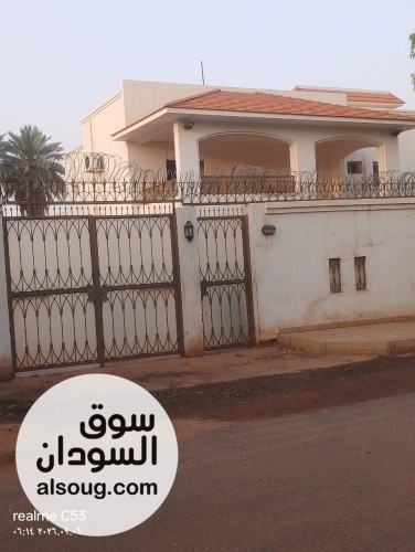 *للبيع فلا فاخرة - أركويت مربع حي السفراء*

 *الموقع:* ناصية م
