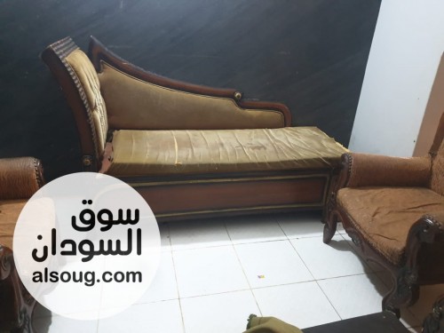 جوز سراير مع المراتب 
مقاس 120
مع الكنبة 
السعر 2100
امدرمان الواحة