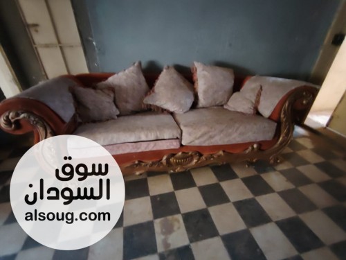 طقم جلوس مهوقني كنبتين وكرسييبن 
السعر 2580
المكان امدرمان الواحة