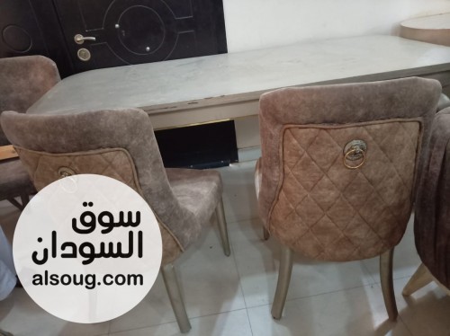 سفرة مكتملة 
اخت الجديدة طوالي 
 8 كراسى
السعر 1600
شرق النييل الفيحاء