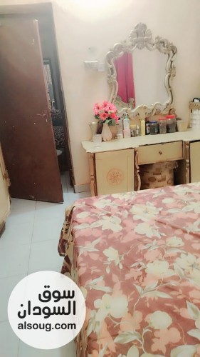 بيعه سريعه -غرفه نوم دمياطي -استعمال نضيف -دولاب ٦ ضلف سرير دبل تسري - صورة رقم 4