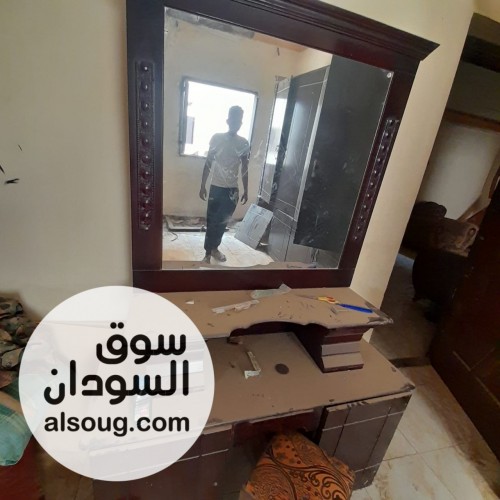 غرفه مستورده شبه جديده
دولاب خمسه ضلفه متين وفخم جدا
️ سرير ديل