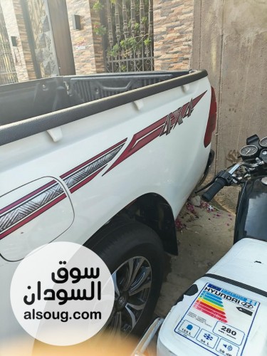 بووكسي 2025 تايوتا هايلوكس