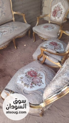 طقم جلوس دمياطي نضيف كنبة و٤كراسي مطلوب ٢٦٠٠ - صورة رقم 2