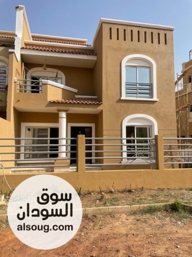 فيلا راقية وجميلة للإيجار بمجمع الياسمين